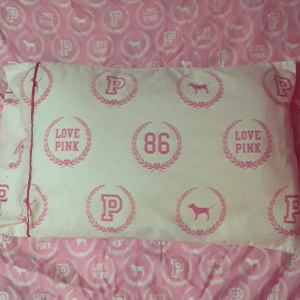 PINK VICTORIA'S SECRET Monogram Comforter Set - Picture 9 of 10